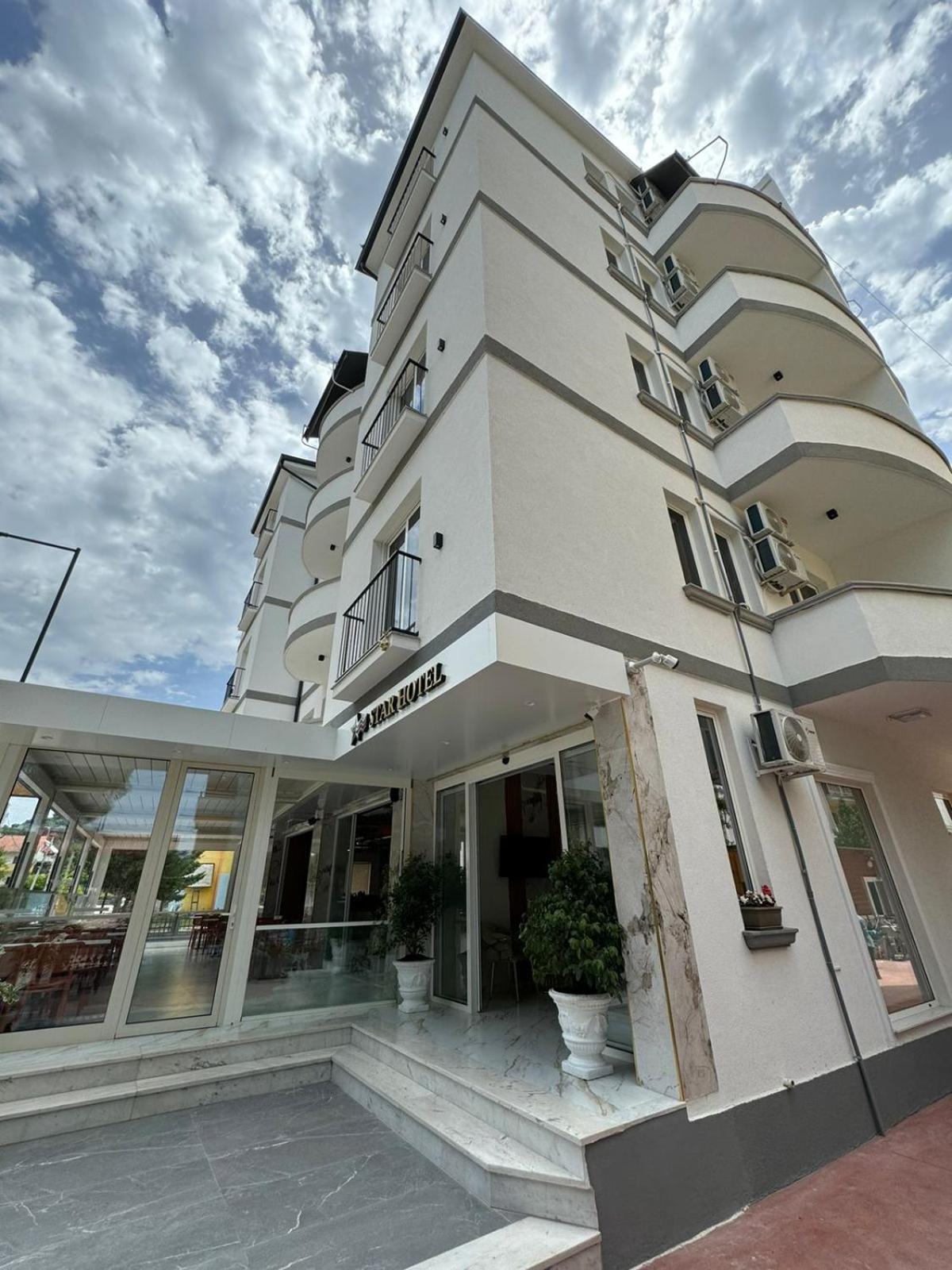 Star & Restaurant Appartement Golem (Tirana)