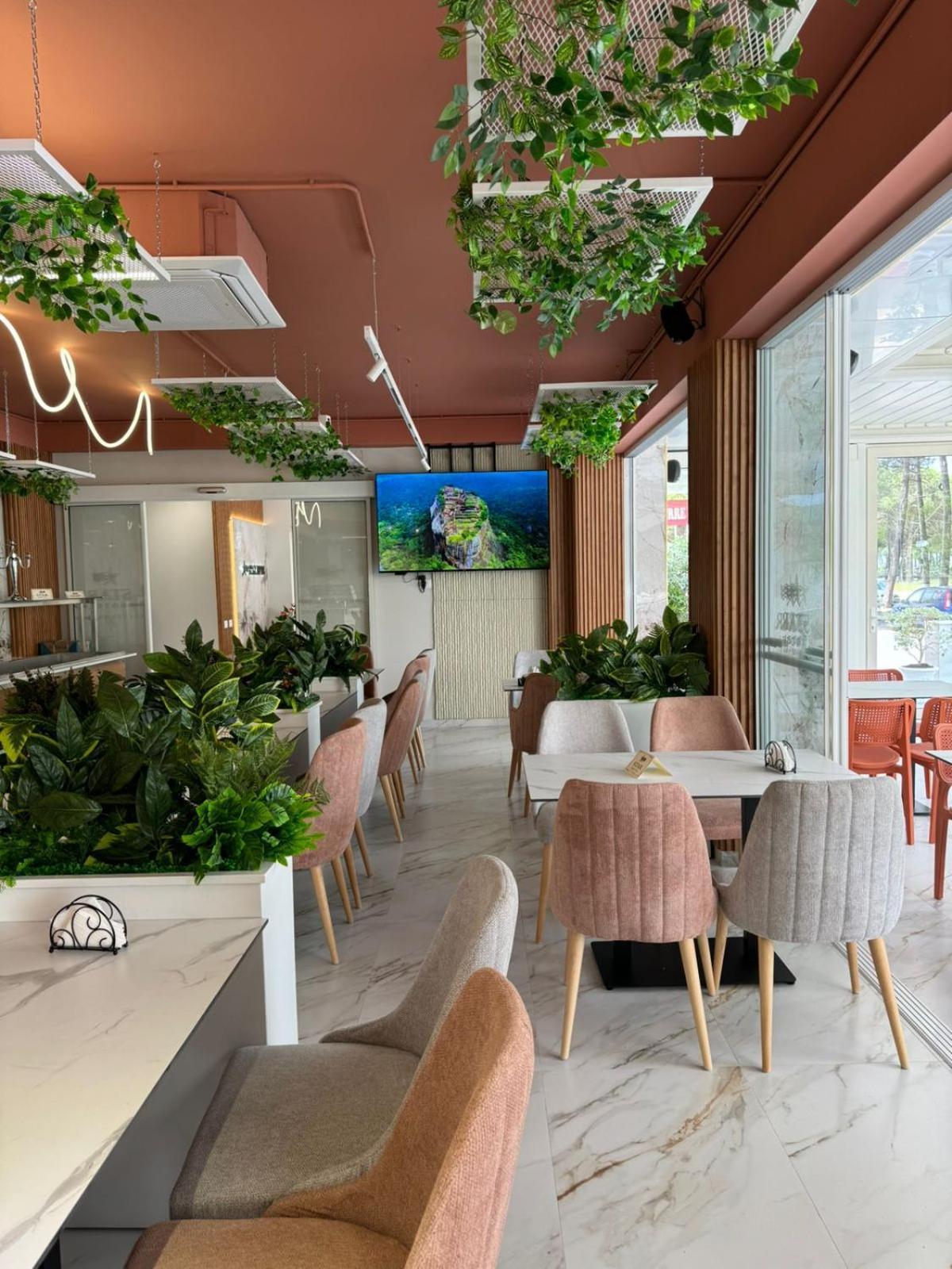 Star & Restaurant
