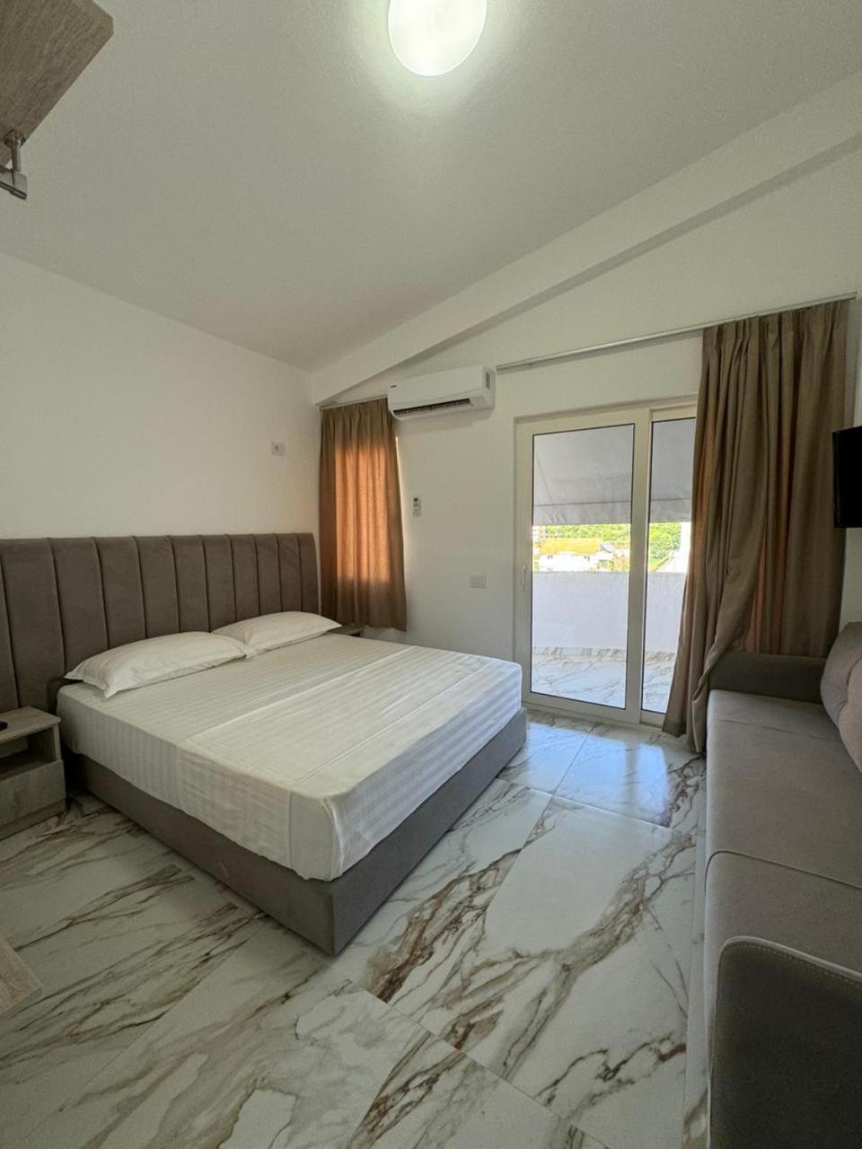 Star & Restaurant Apartman