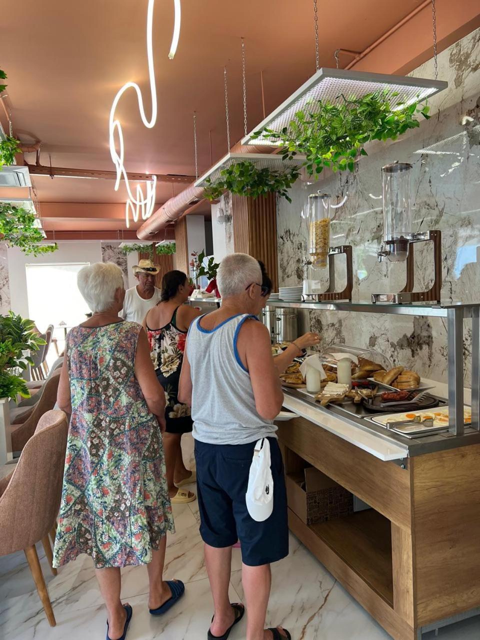 Star & Restaurant