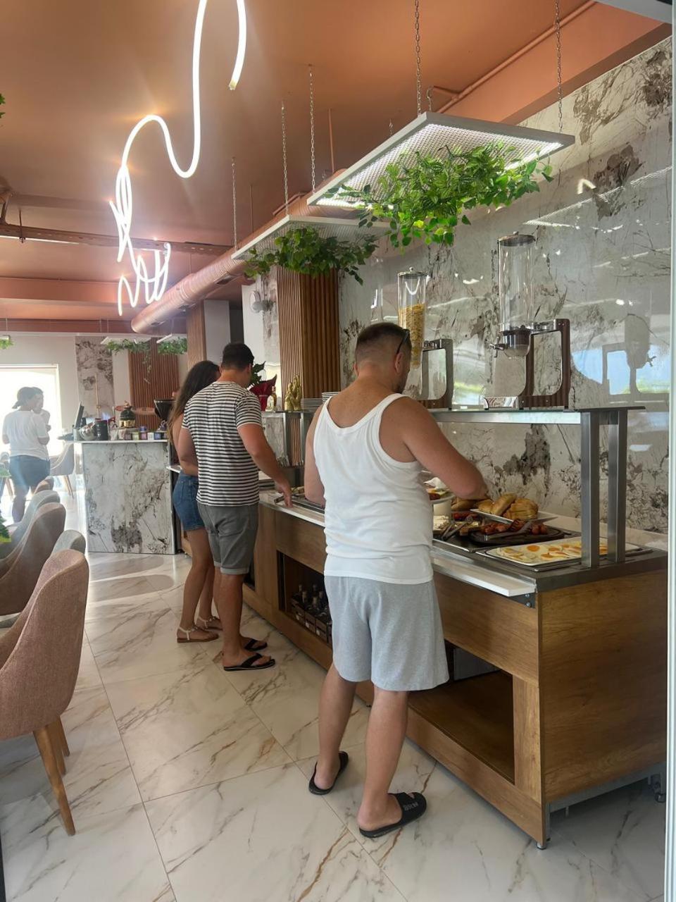 Apartment Star & Restaurant *